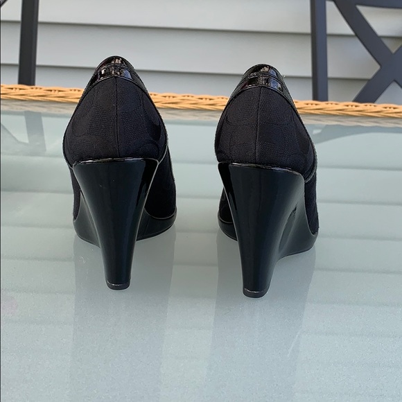 Coach Kerryann Black Pumps - Picture 4 of 11